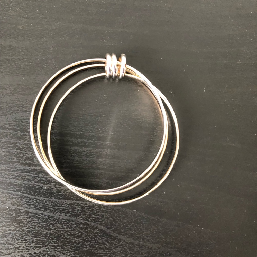 Bangle bracelet
